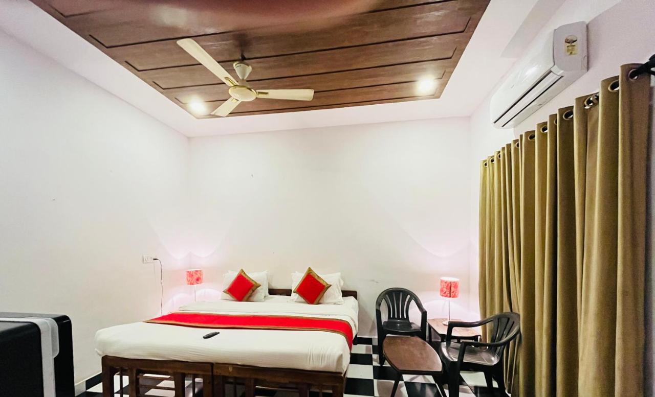 Red Sea Beach Resort Anjuna Exterior photo