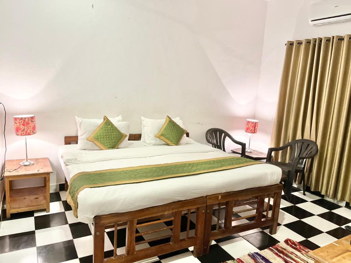 Red Sea Beach Resort Anjuna Exterior photo