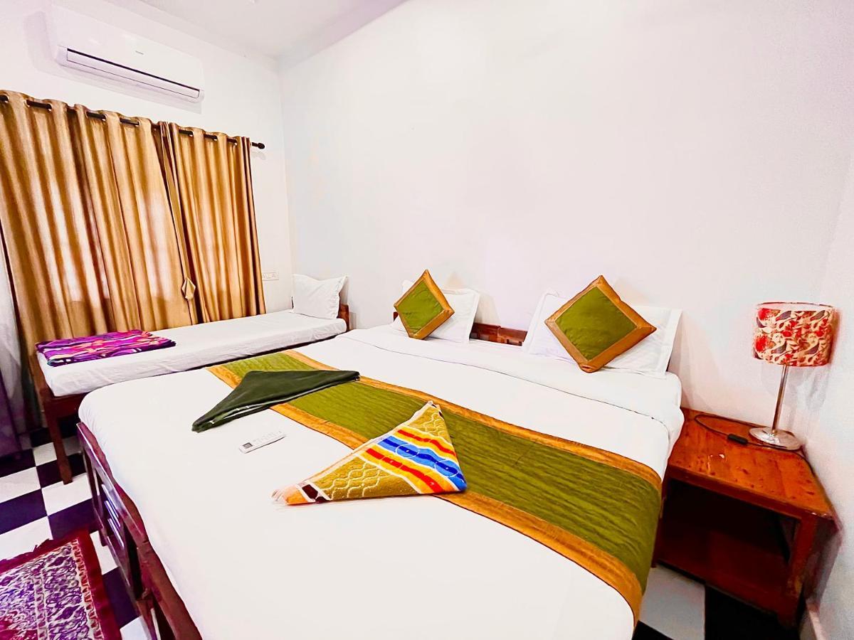 Red Sea Beach Resort Anjuna Exterior photo