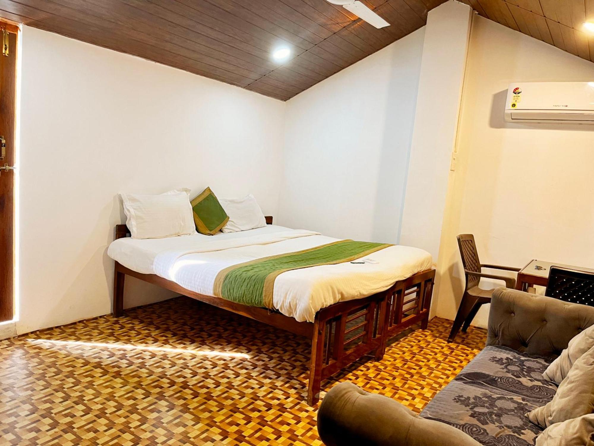Red Sea Beach Resort Anjuna Exterior photo