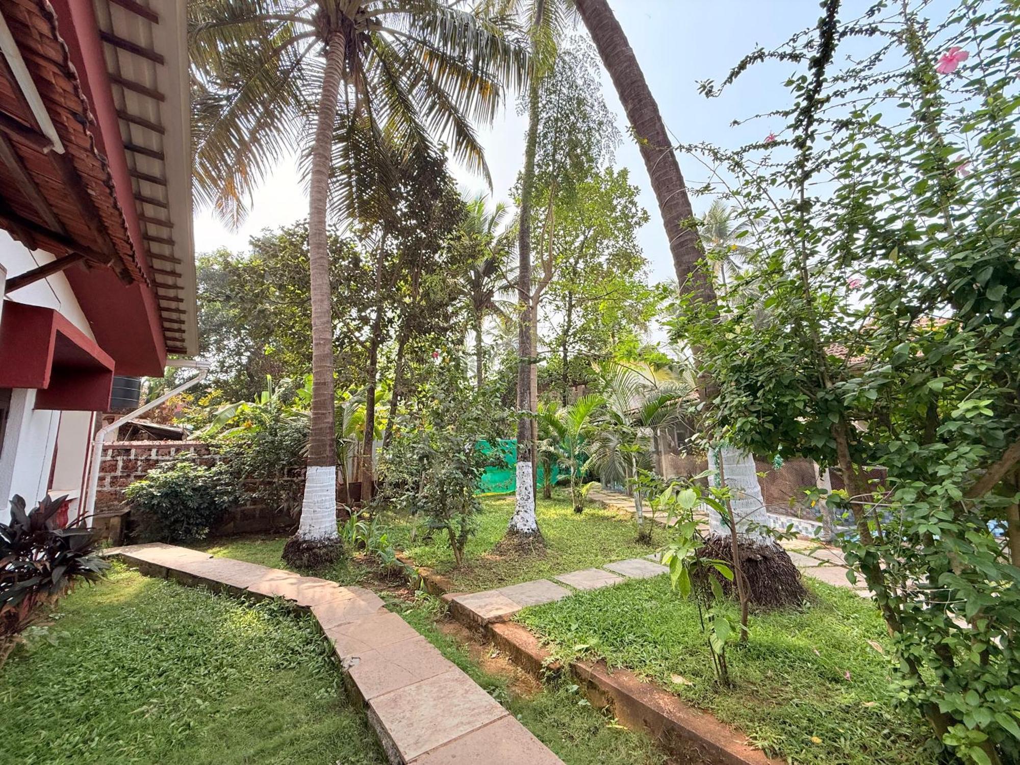 Red Sea Beach Resort Anjuna Exterior photo